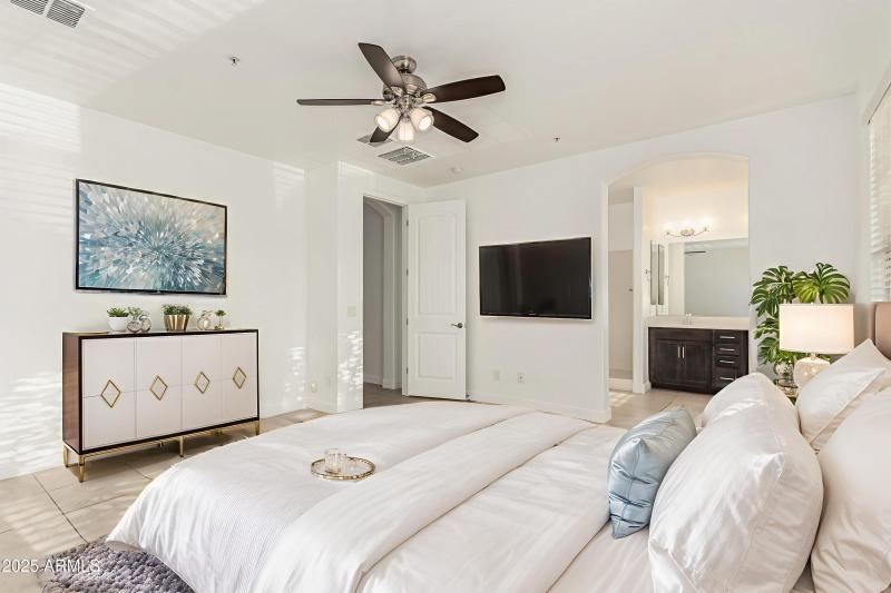 Virtual Staging Cloud - 25-Riley-2389.jp