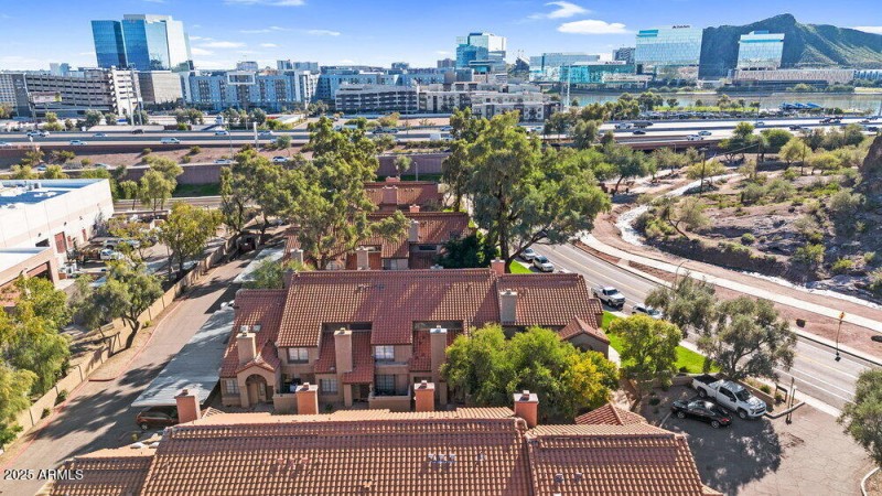 003_35-web-or-mls-dji_0592_970