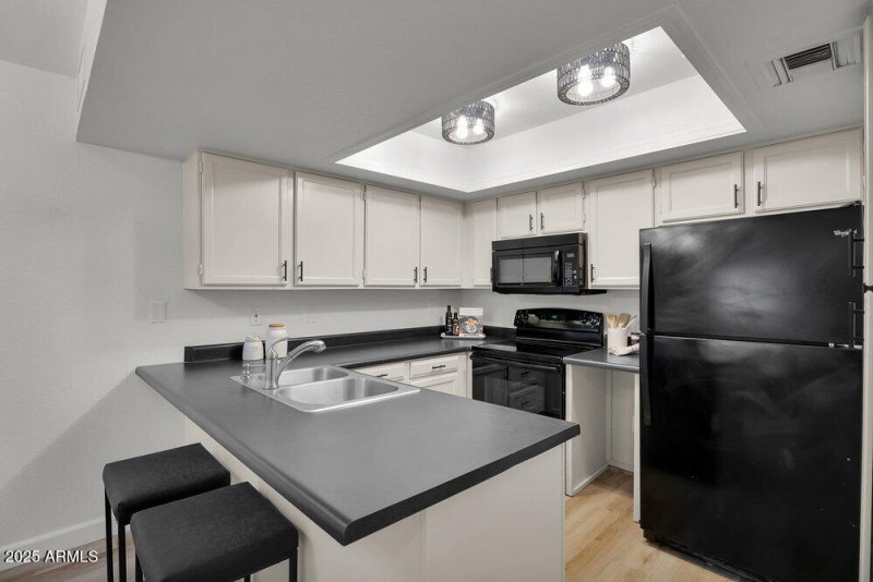 009_10-web-or-mls-10-print-college_ave-1