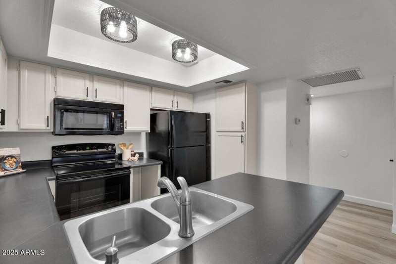 012_13-web-or-mls-13-print-college_ave-1