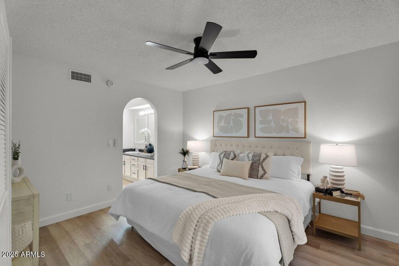 014_16-web-or-mls-16-print-college_ave-1