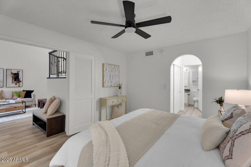 015_19-web-or-mls-19-print-college_ave-1