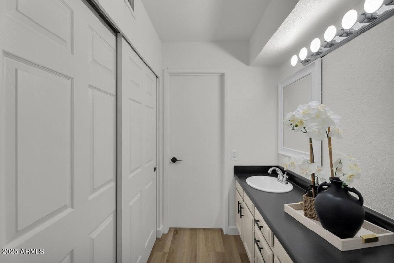 020_20-web-or-mls-20-print-college_ave-1