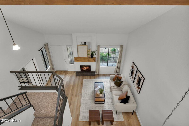 022_15-web-or-mls-15-print-college_ave-2