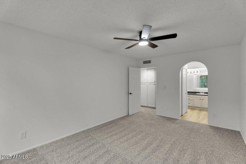 024_25-web-or-mls-25-print-college_ave-2