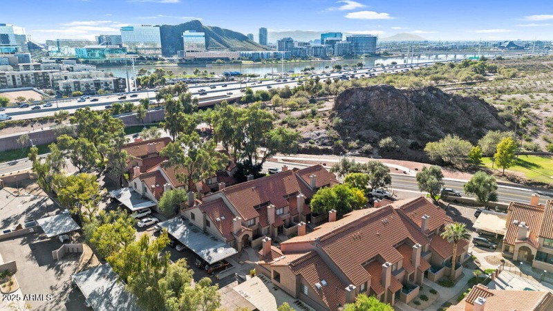 035_41-web-or-mls-dji_0604_286