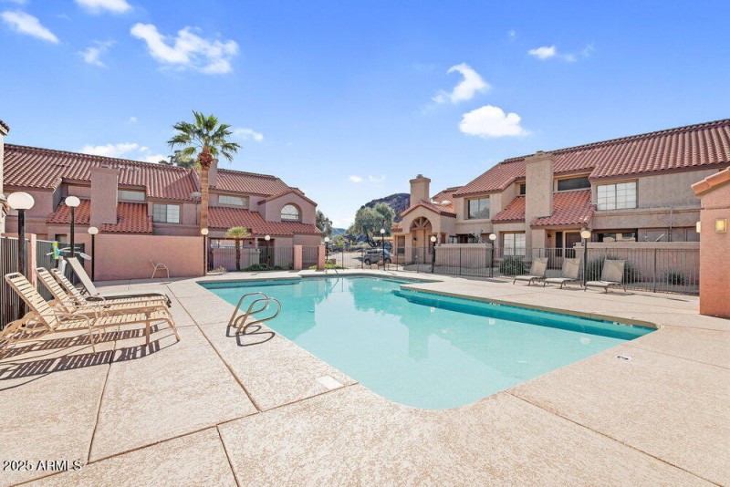 041_52-web-or-mls-dsc00341_918