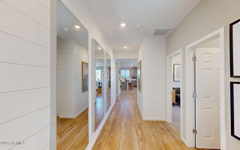 Wildflower-at-Blossom-Rock-Daisy-Foyer