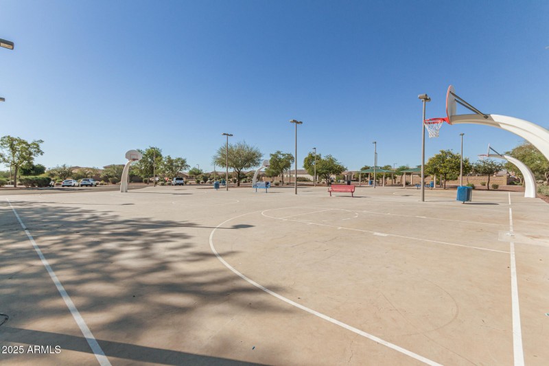 HUGE COMMUNITY BASKETBALL COURTS