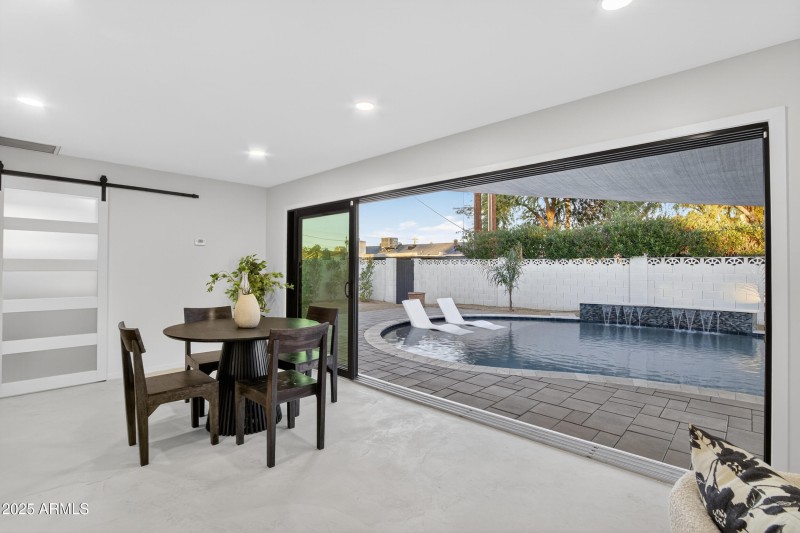 INDOOR OUTDOOR SPACE