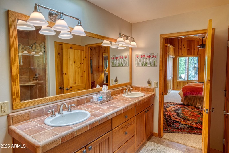 PAX_9602_AuroraHDR2019-edit