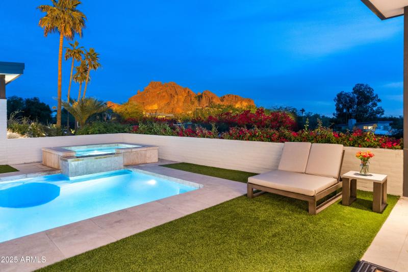 4218 E Palo Verde Dr--8