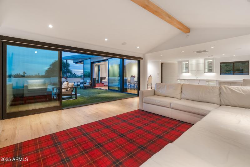 4218 E Palo Verde Dr-110