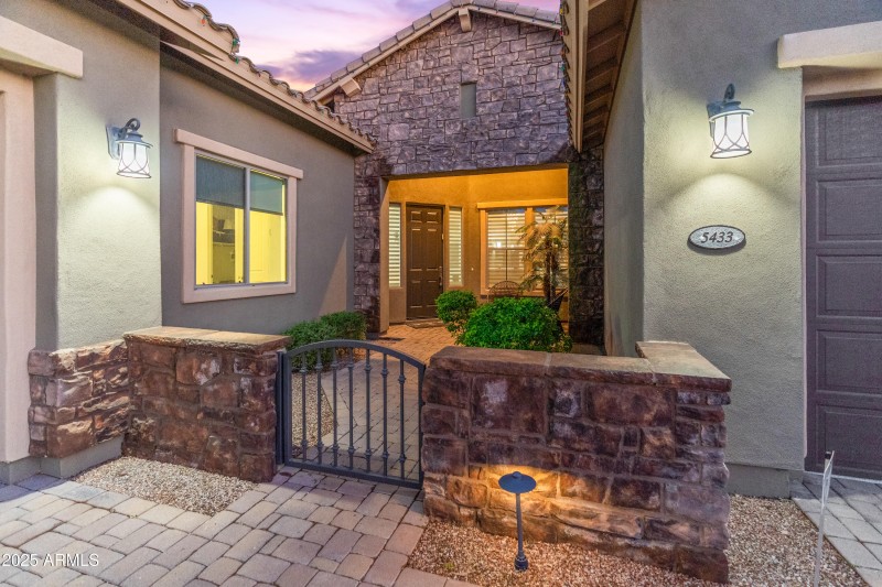 5433 E Barwick Dr-70