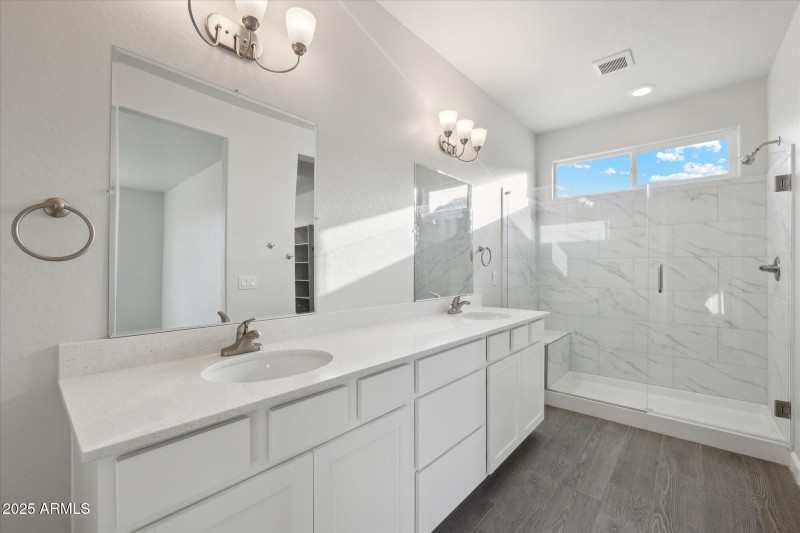 1,658 Master Bath - 192