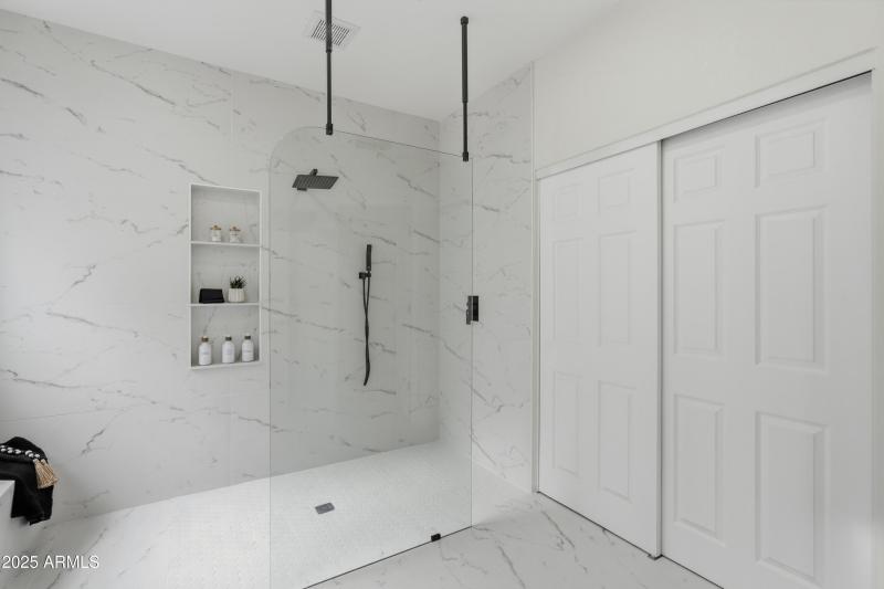 18637 N 85th-Bathroom