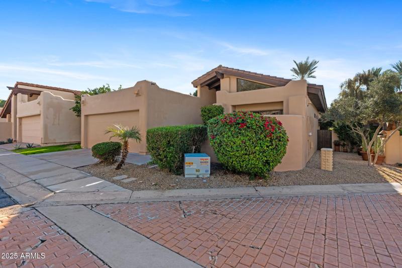 40-web-or-mls-6205-n-29th-pl