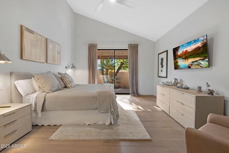 44-web-or-mls-6205-n-29th-pl