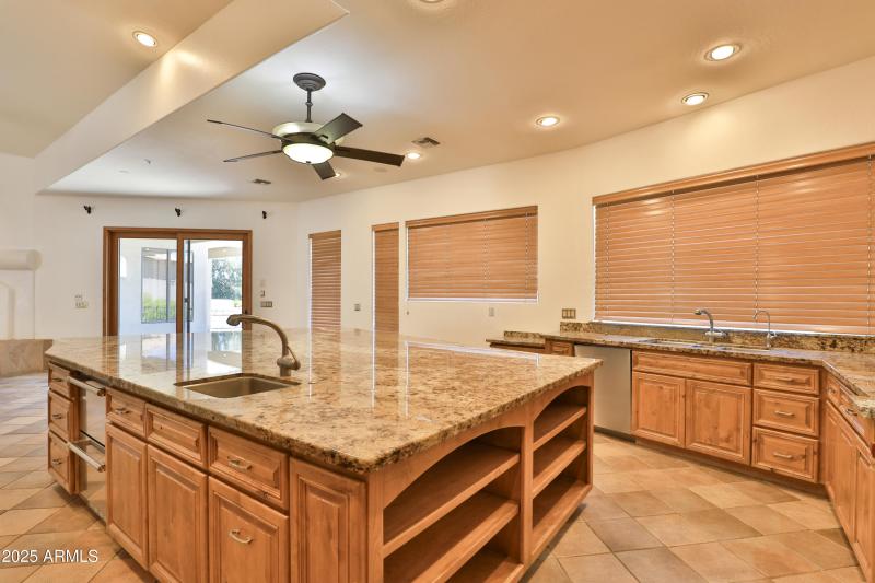 38309075_21-IMG_0092