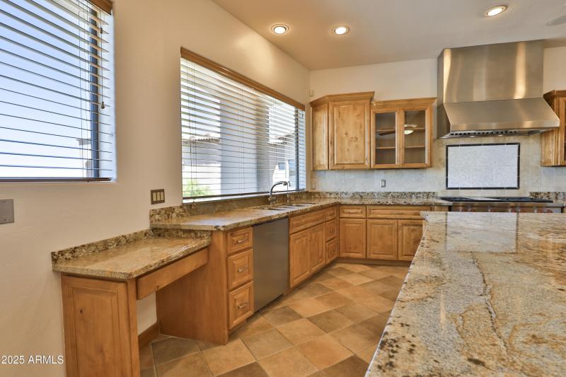 38309086_28-IMG_0101