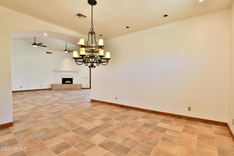 38309060_12-IMG_0080