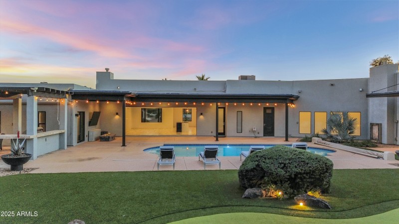 Putting Green to Back of Home