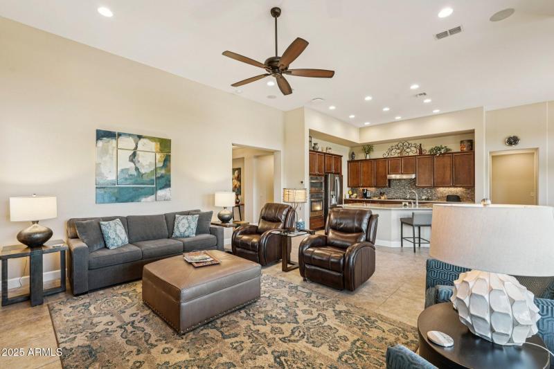 11-web-or-mls-N 168th Ave-S2711-011