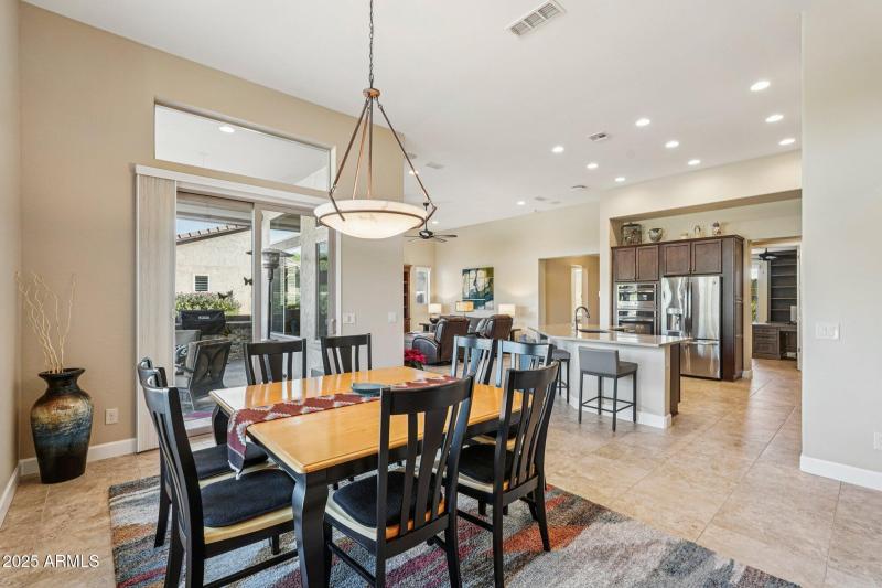 14-web-or-mls-N 168th Ave-S2711-014