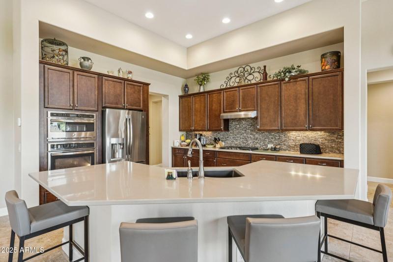 15-web-or-mls-N 168th Ave-S2711-015