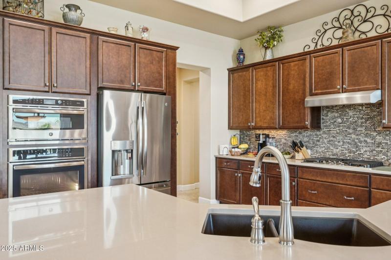 17-web-or-mls-N 168th Ave-S2711-017