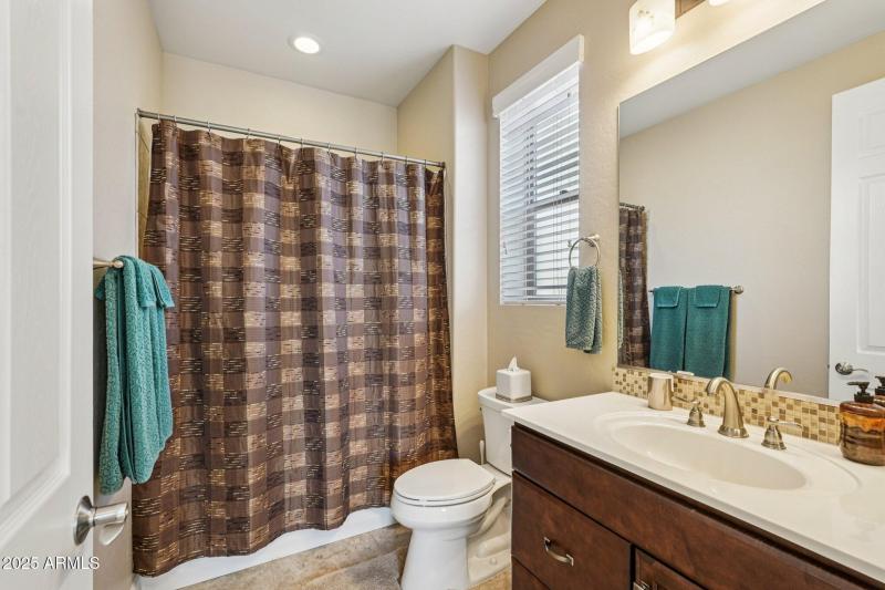 21-web-or-mls-N 168th Ave-S2711-021