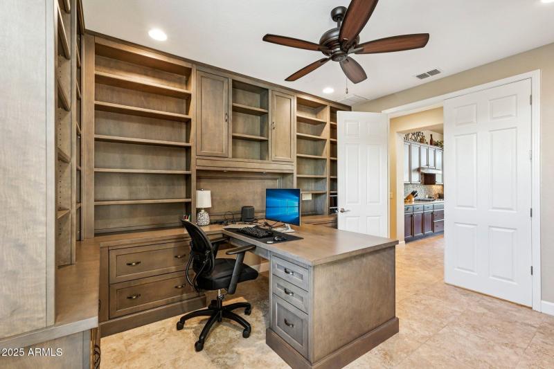 33-web-or-mls-N 168th Ave-S2711-033