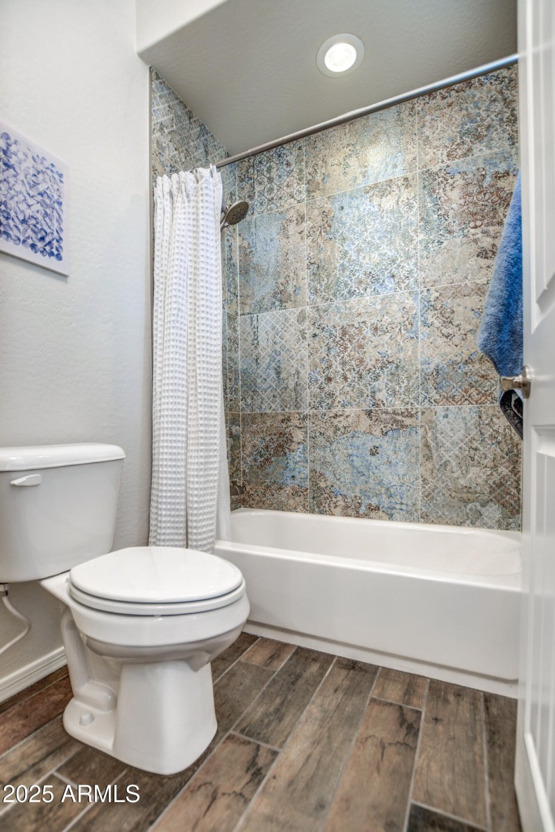 Custom Tiles in Tub Shower