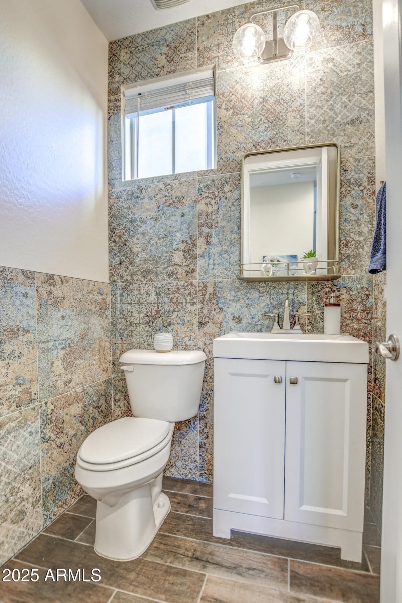 Powder Room w Custom Tile