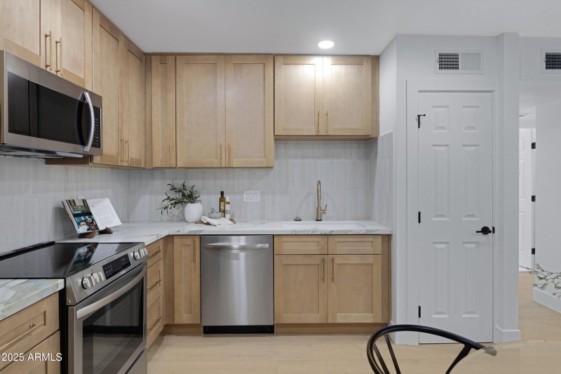 720 S Dobson Rd #27-13