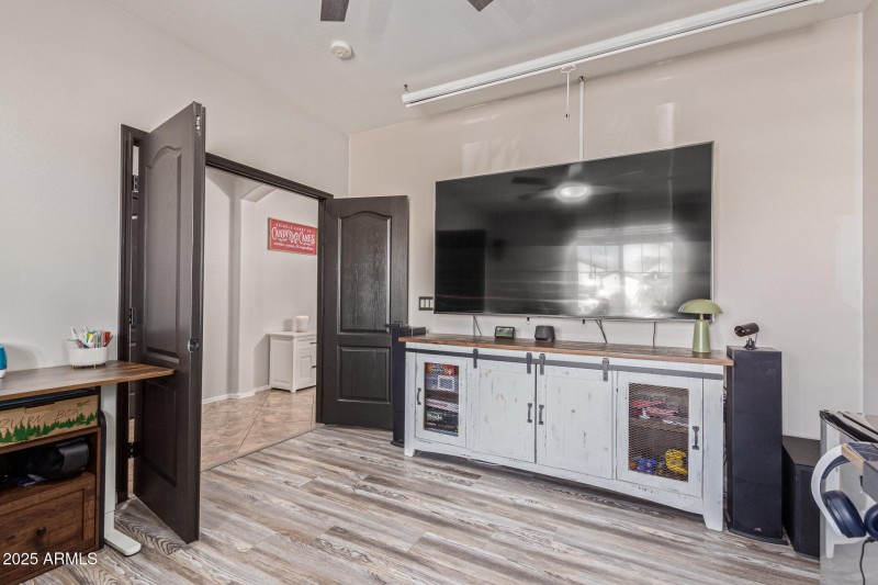 Den (could be a bedroom)