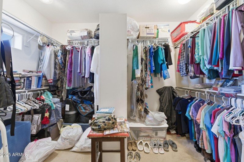 18-web-or-mls-1535 E Melrose Drive-18