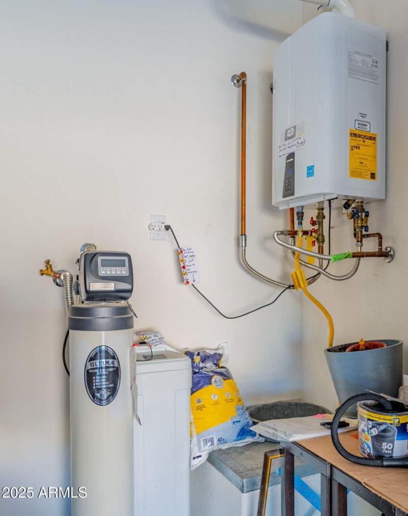 26-web-or-mls-1535 E Melrose Drive-26