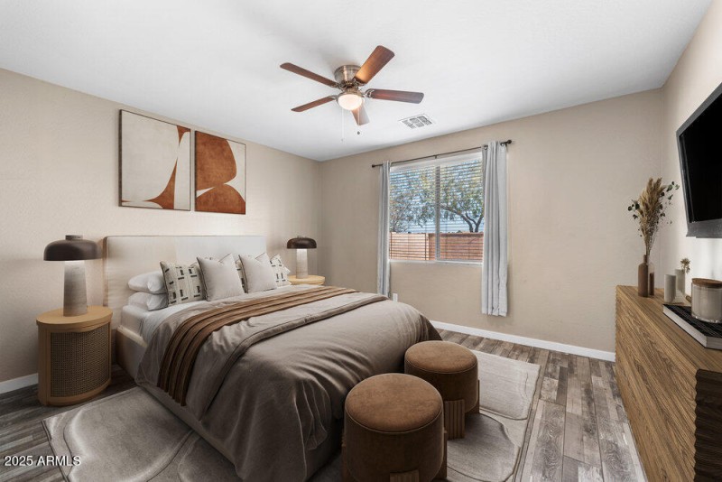 010_master_bedroom2_1_785