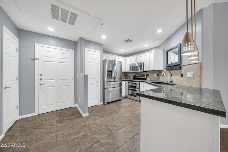 14000 N 94th St 1199-15