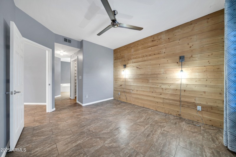 14000 N 94th St 1199-25