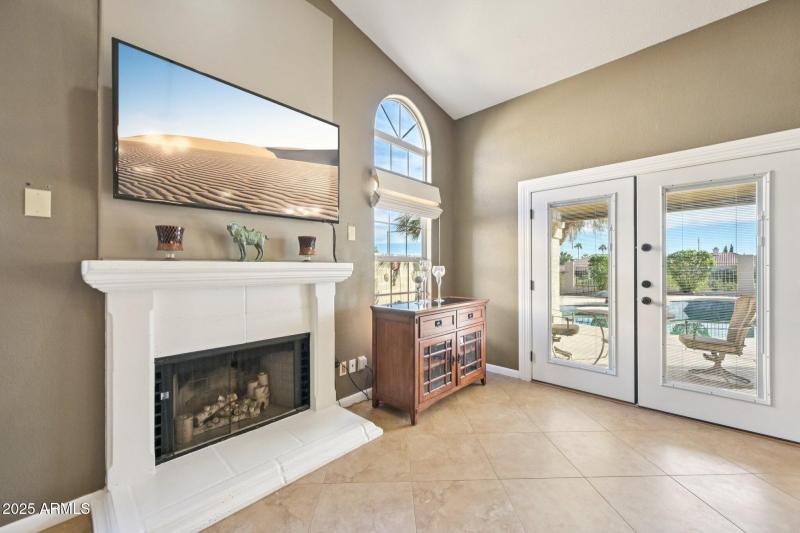 11-web-or-mls-E Briarwood Ter-S2711-014