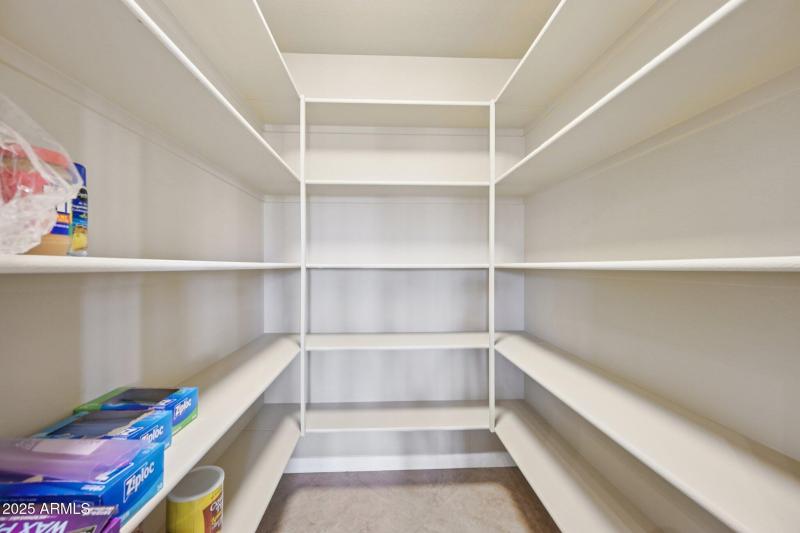 17-web-or-mls-E Briarwood Ter-S2711-038