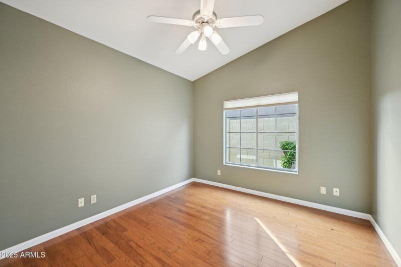 28-web-or-mls-E Briarwood Ter-S2711-028