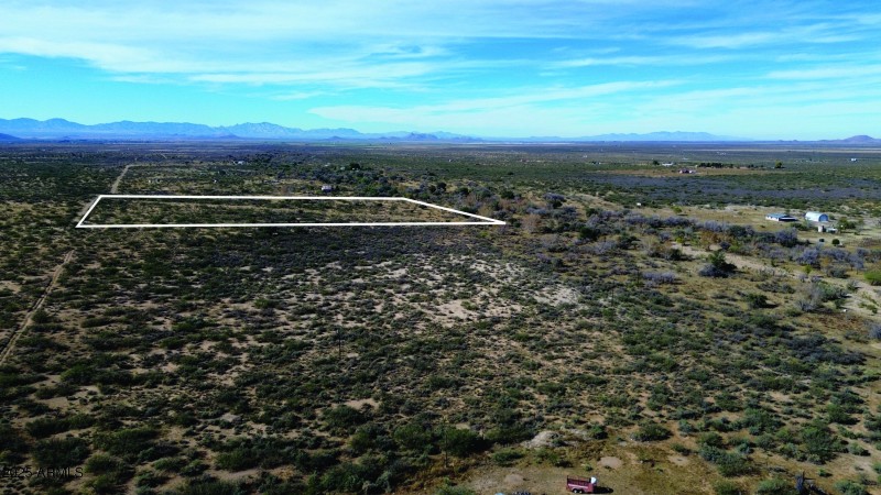 Group of 2 Objects (1)