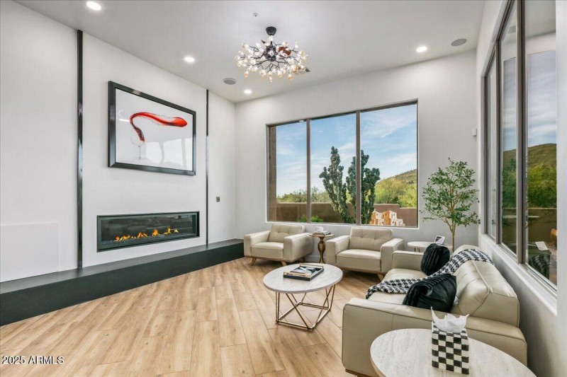 18-Family Room Details