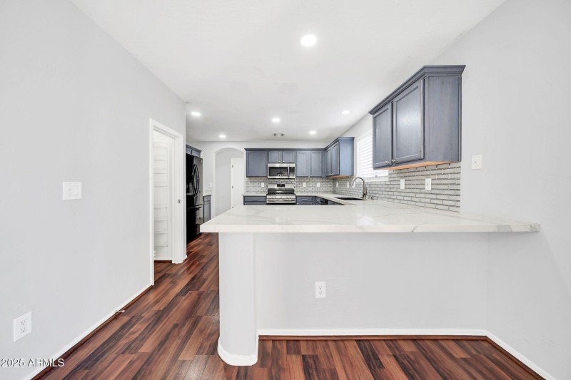 15440 W Mescal St-13