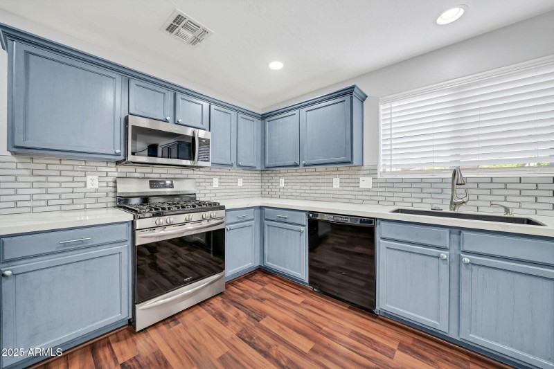 15440 W Mescal St-11