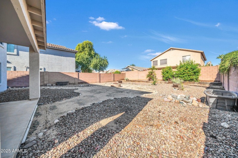 15440 W Mescal St-43