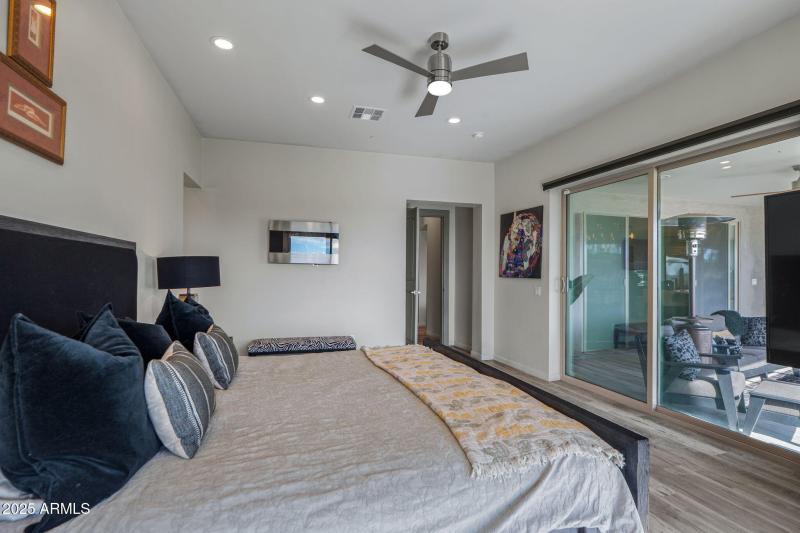 53-web-or-mls-11010 Buffalo Dr-36